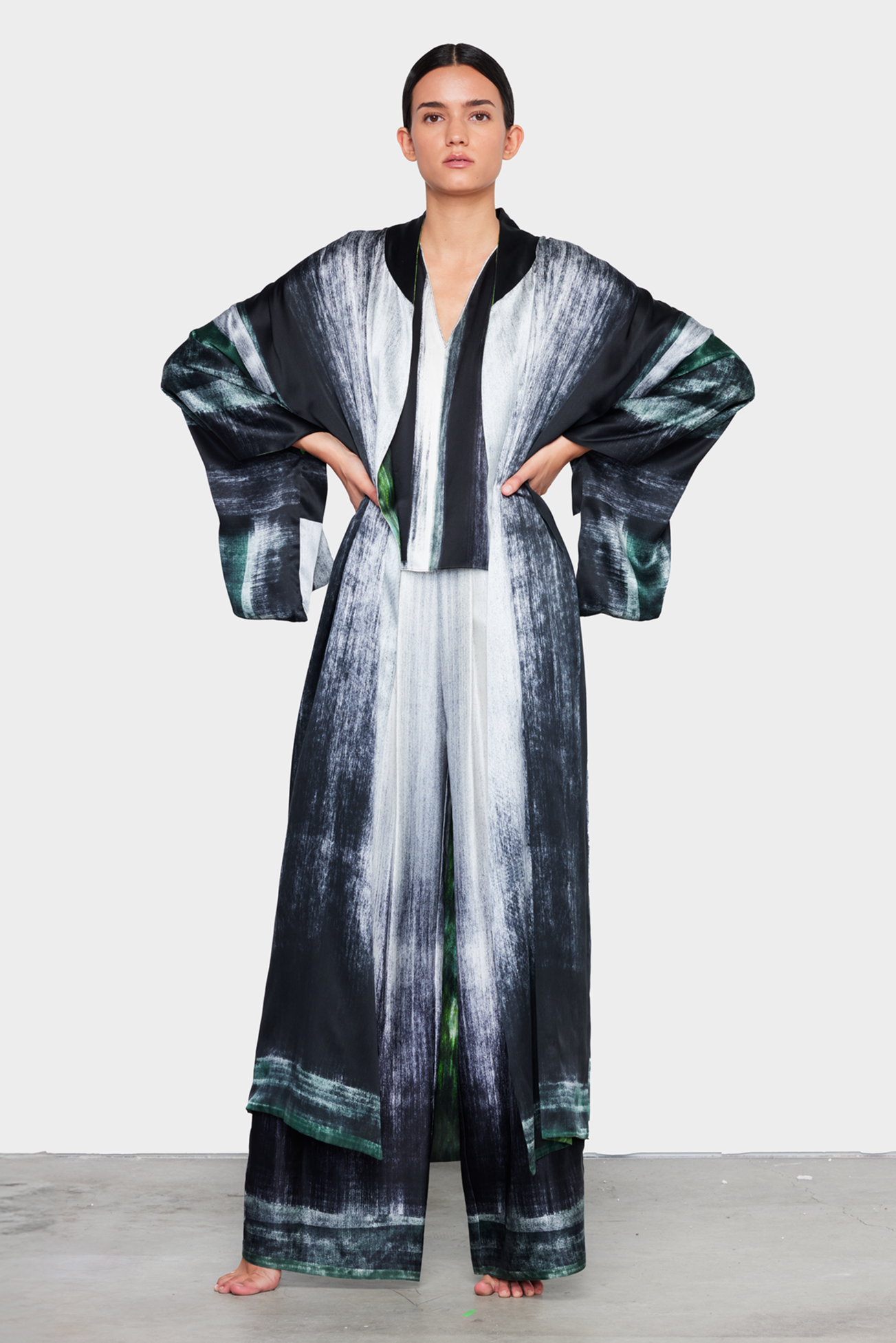 TX3/TX5 SH1  |  Silk-Satin Reversible Kimono