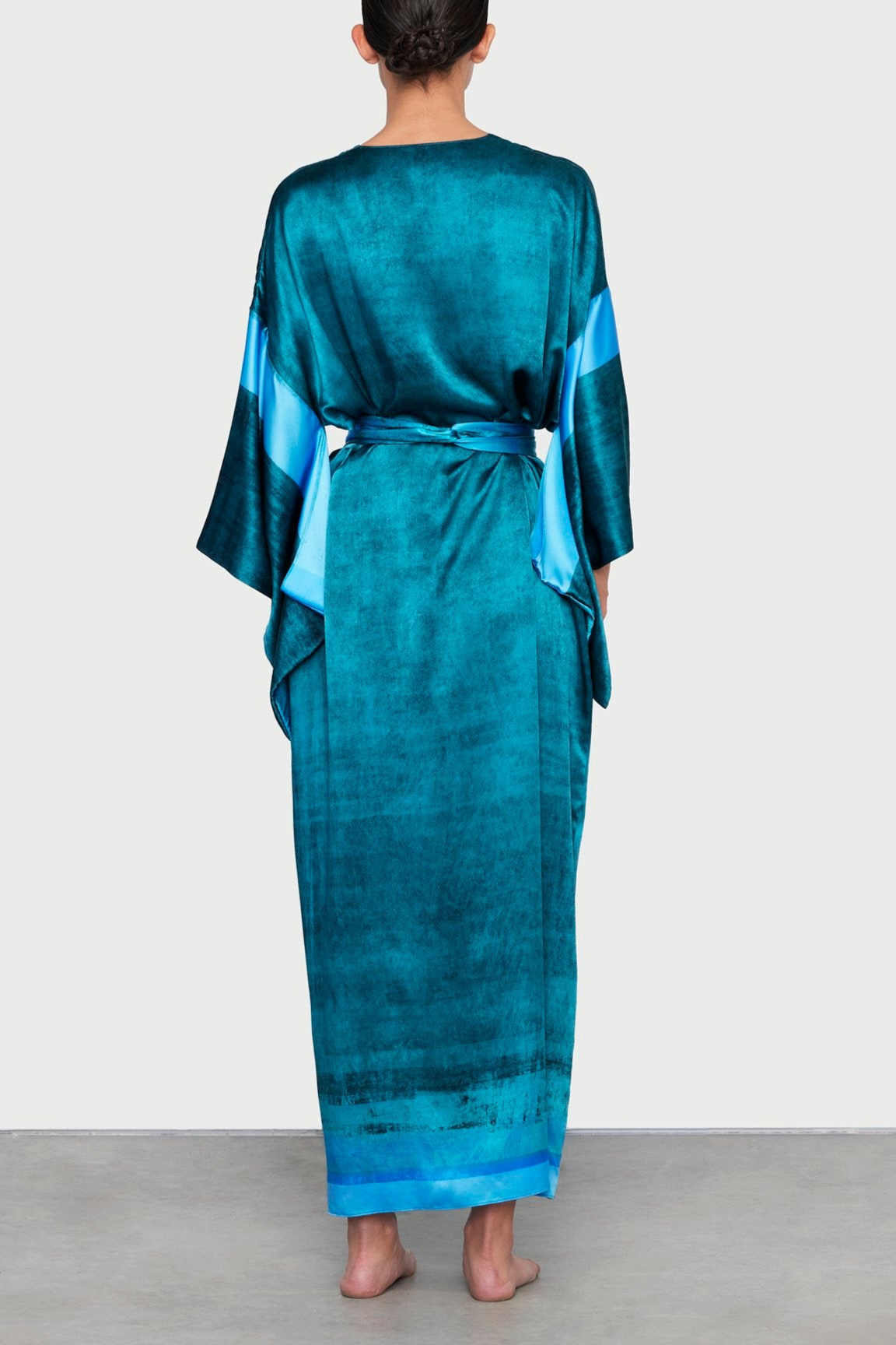 TX4 SH2 | Silk-Satin Kimono Dress