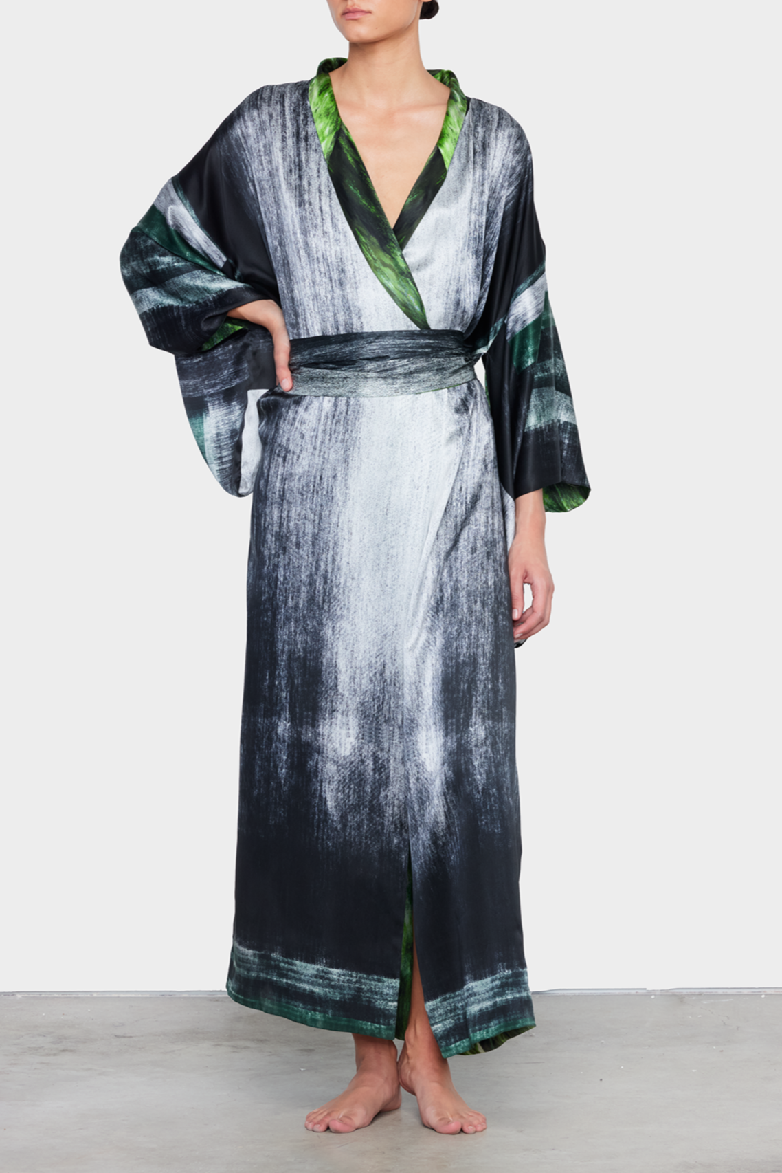 TX3/TX5 SH1  |  Silk-Satin Reversible Kimono